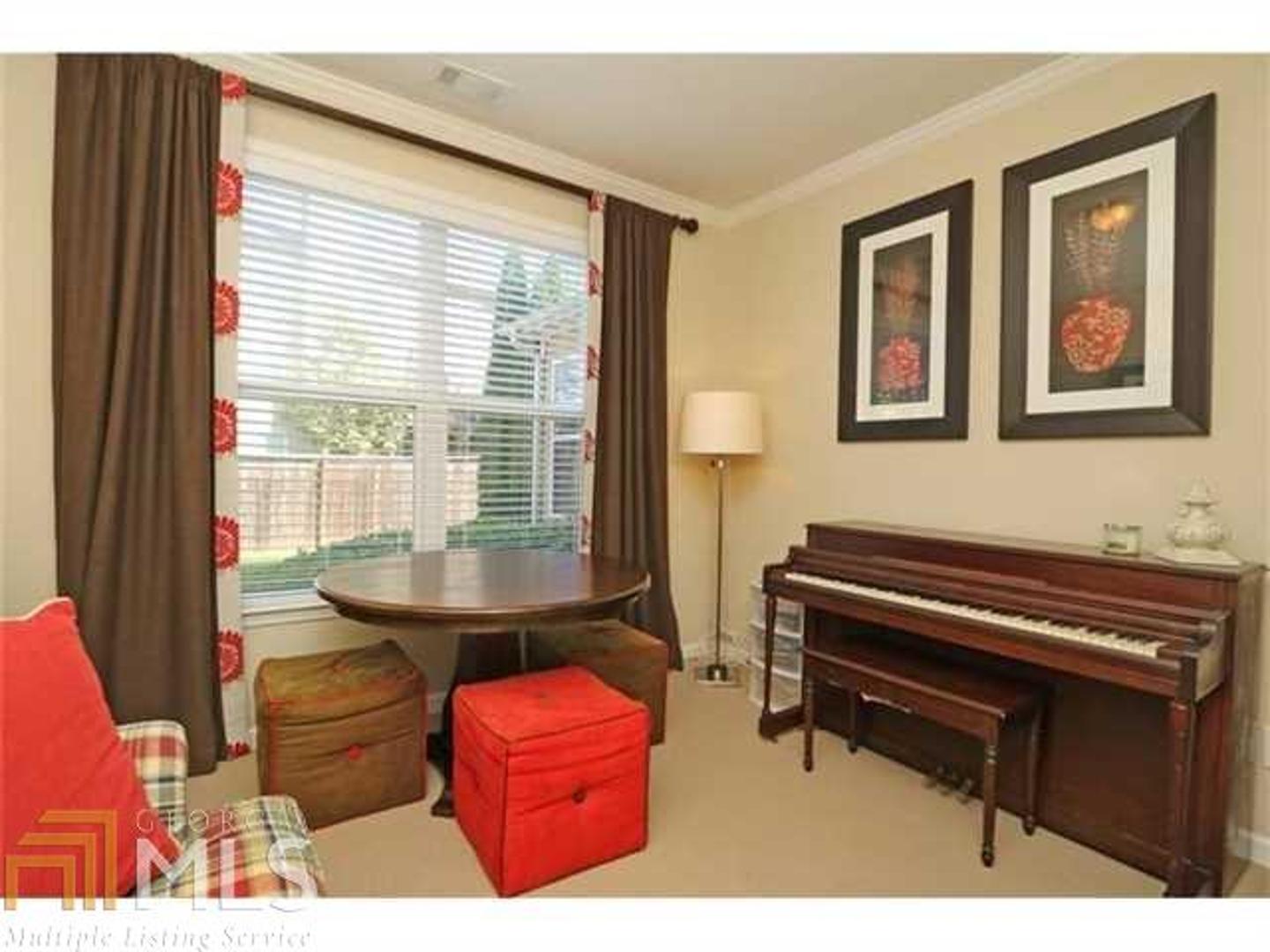 Madison Falls - Residential