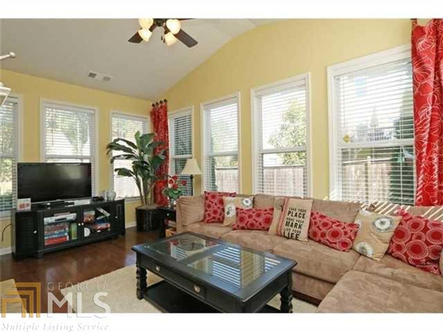 Madison Falls - Residential