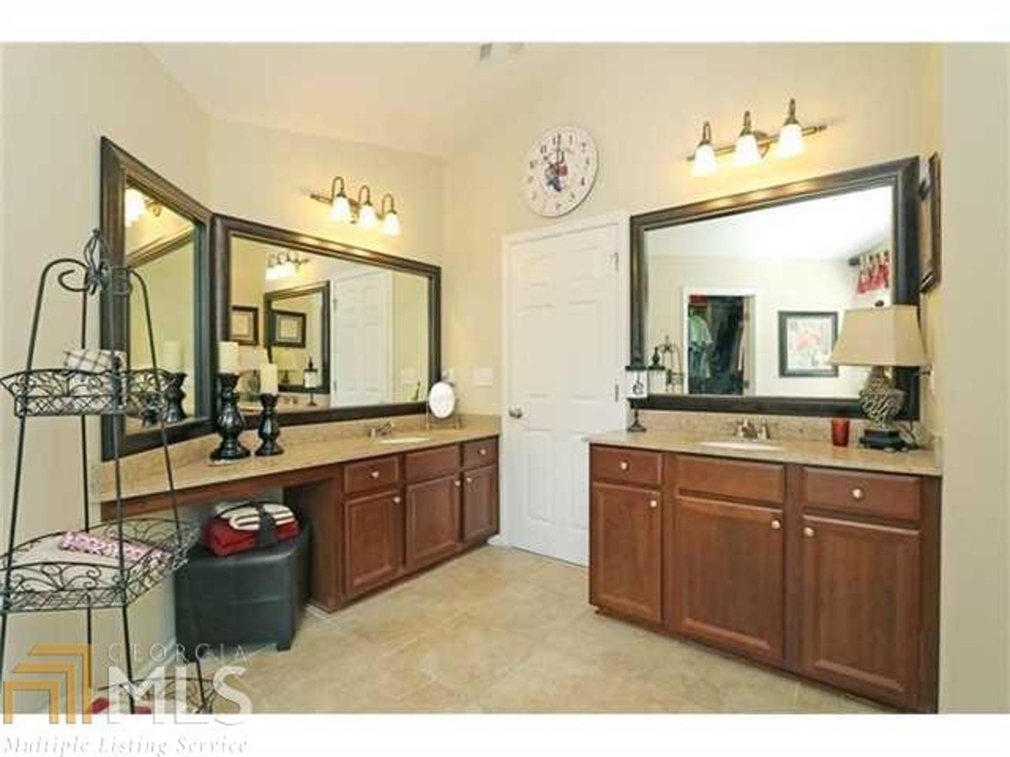 Madison Falls - Residential