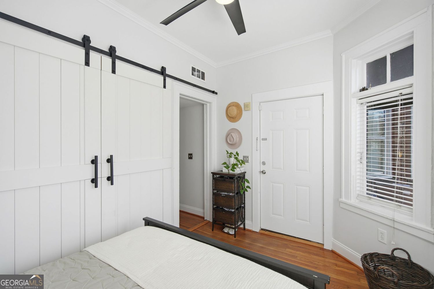 737 Barnett ST NE B5