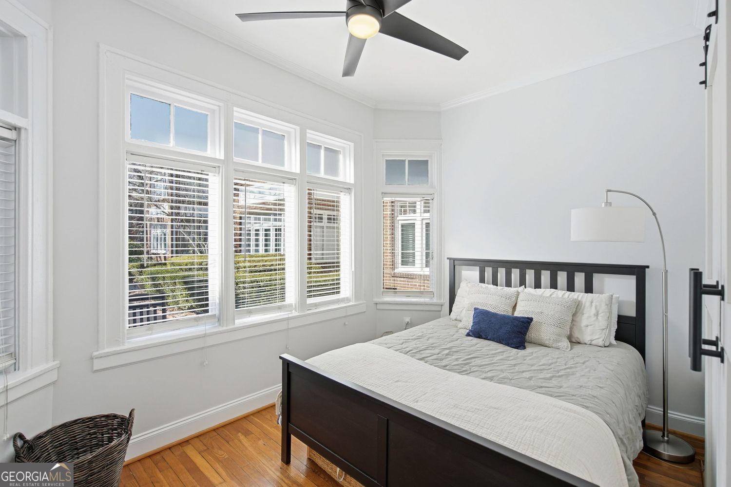 737 Barnett ST NE B5