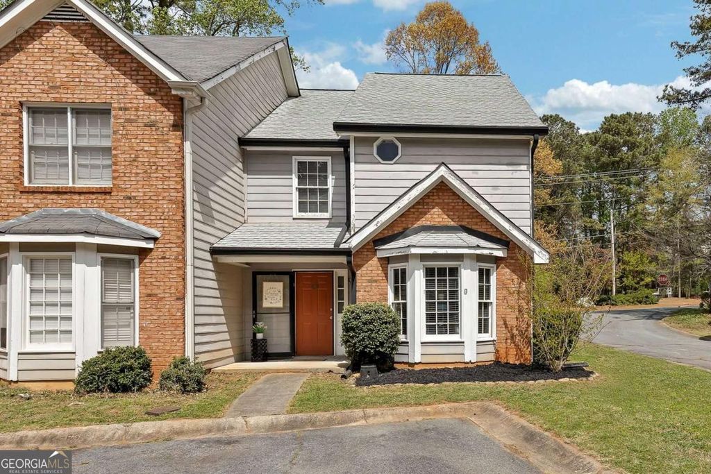 Photo of 1085 Country Club Place NW, Kennesaw, GA 30144 (MLS # 10722385)