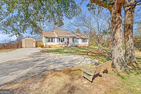 A home in Toccoa