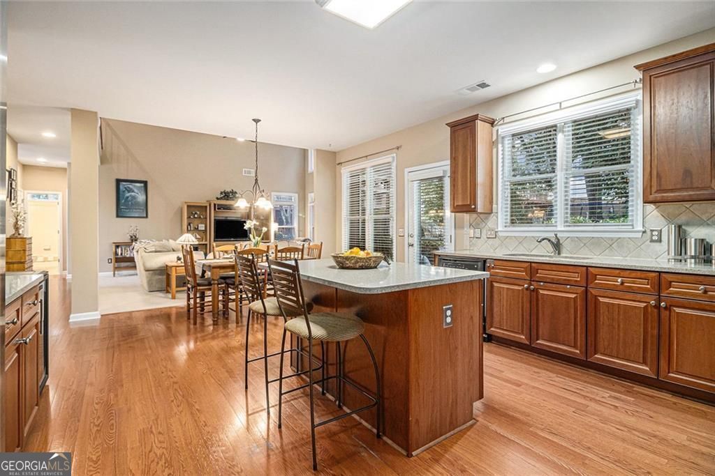 Alpharetta, Georgia 30009, United States, 5 Bedrooms Bedrooms, ,4 BathroomsBathrooms,Residential,Active,182694