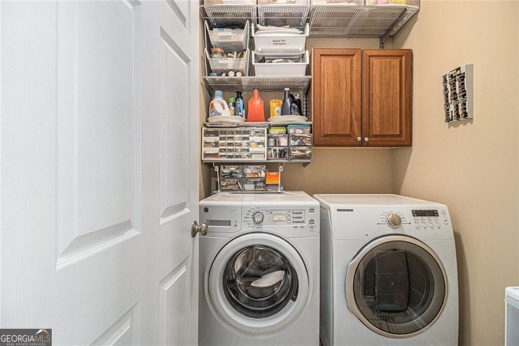 Alpharetta, Georgia 30009, United States, 5 Bedrooms Bedrooms, ,4 BathroomsBathrooms,Residential,Active,182694