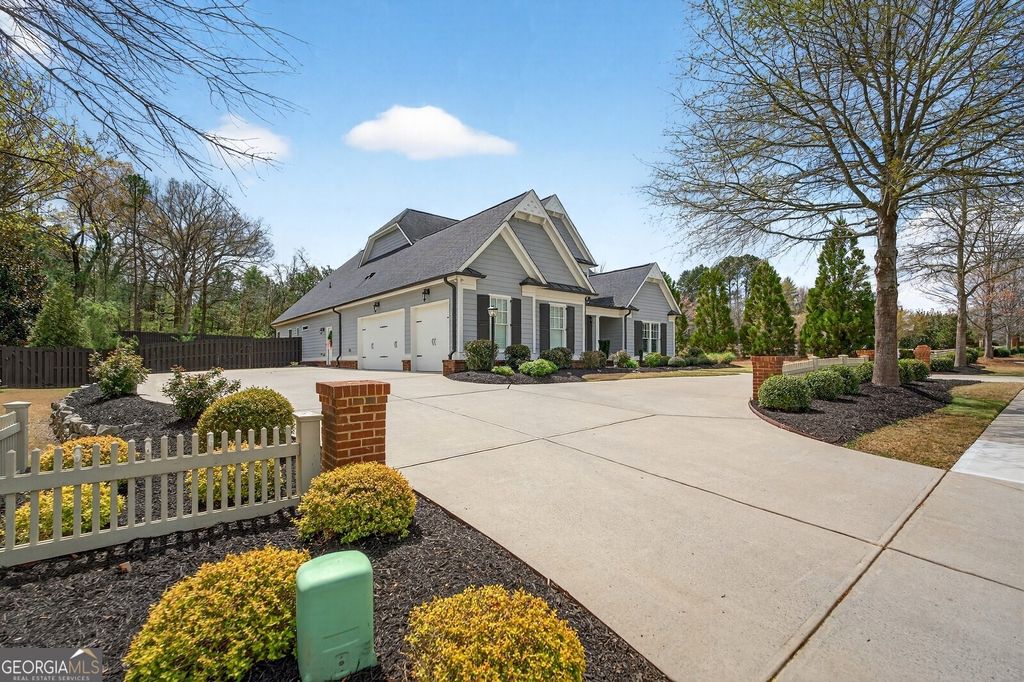 Photo of 3730 Williams Point Drive, Cumming, GA 30028 (MLS # 10724074)