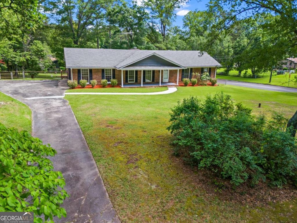 Photo of 8415 Ridge Road, Fairburn, GA 30213 (MLS # 10738935)
