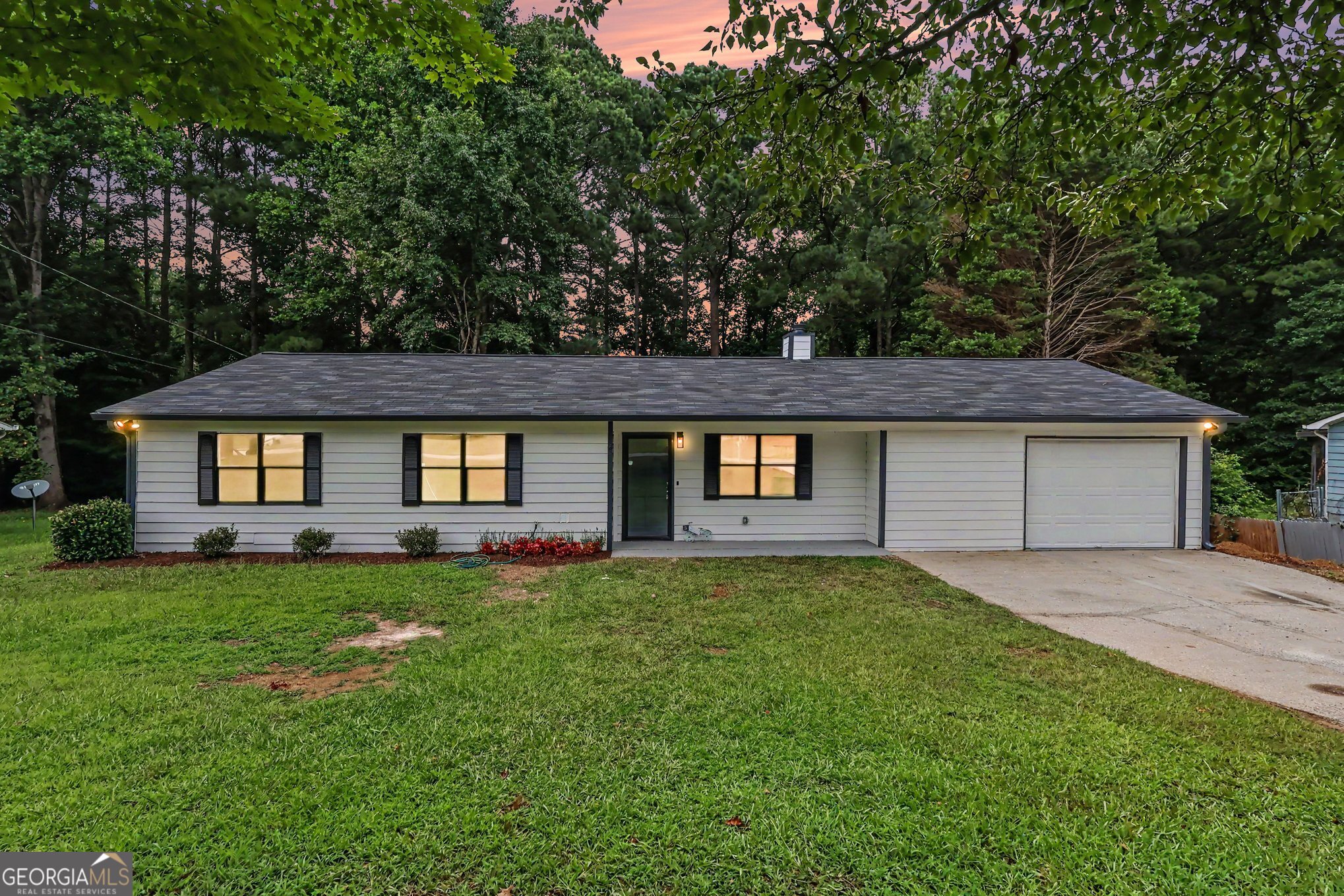 Photo 1 of 27 — 3210 Grand Central DR, Snellville, GA 30078