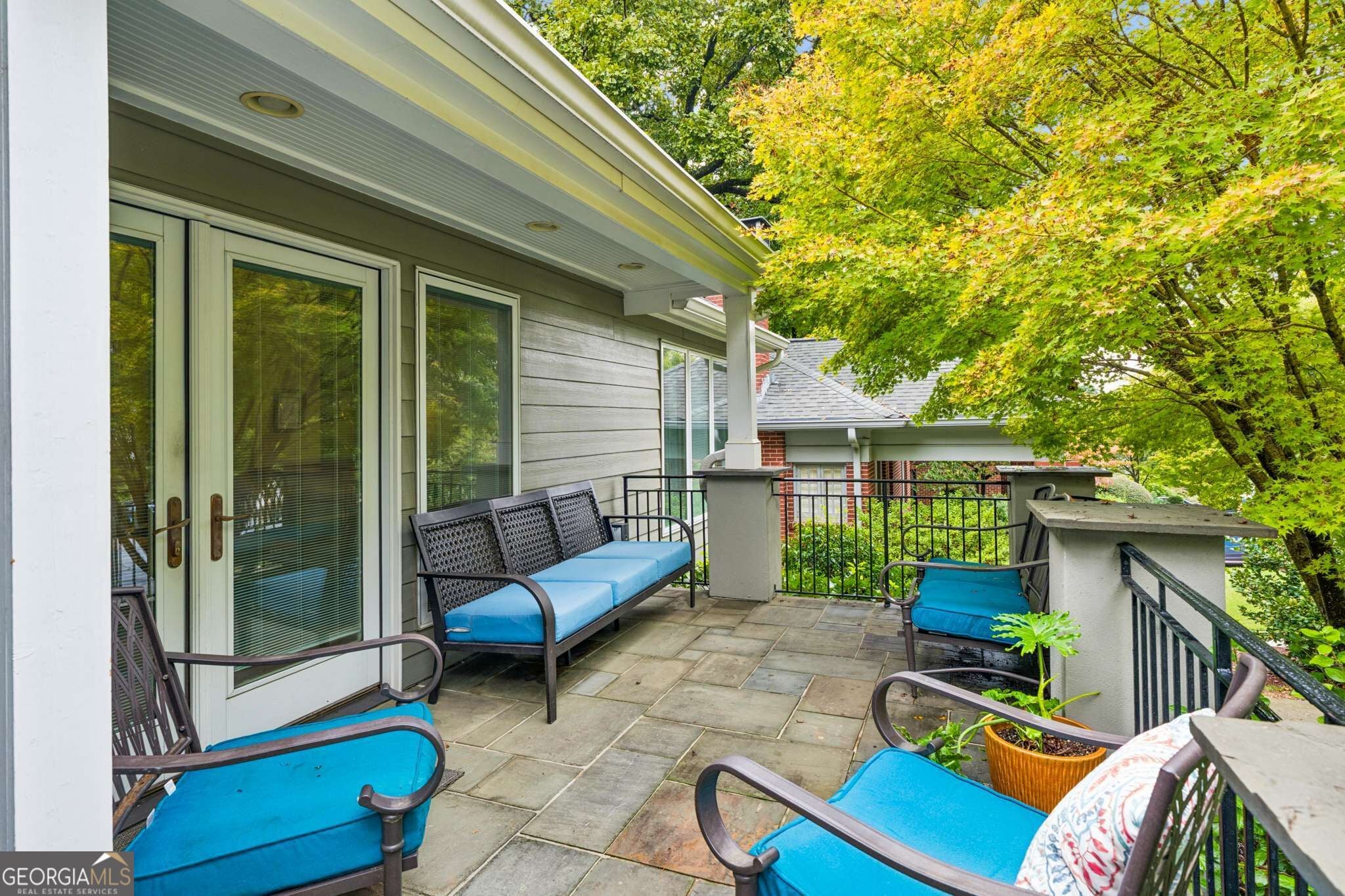 925 Highland TER NE