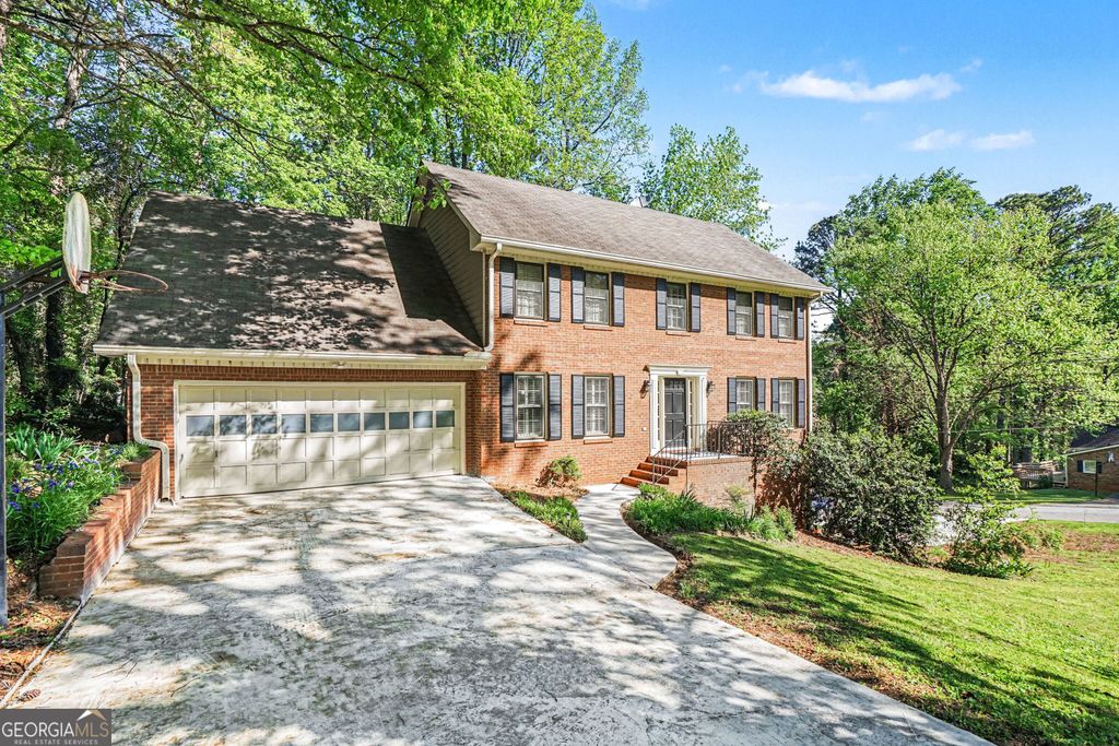 Photo of 1527 Ridgewood Drive, Lilburn, GA 30047 (MLS # 10763259)