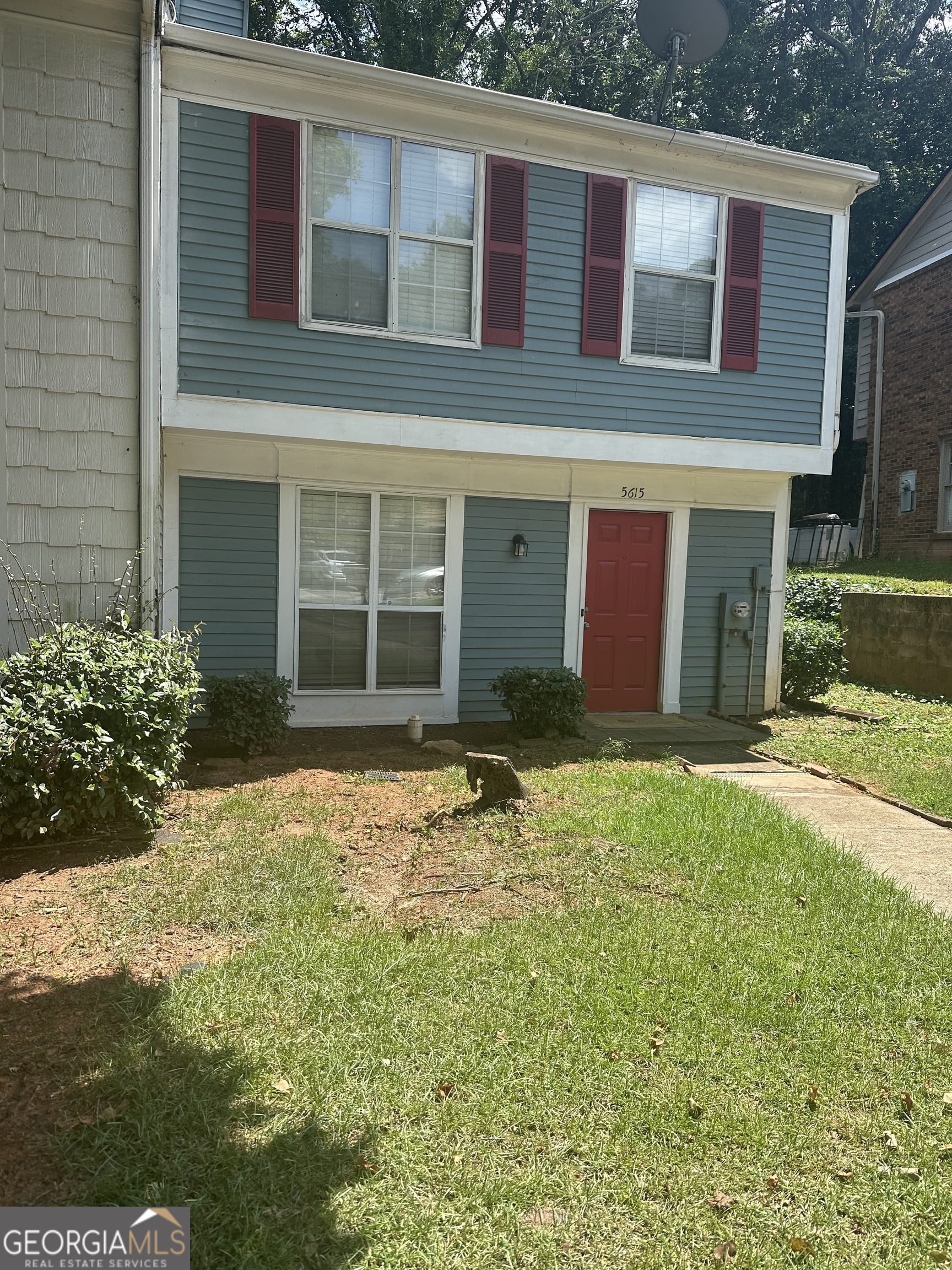 Beautiful furnished Townhouse for rent really close to Stone Mountain Park! This beautiful end unit has 2-bedroom, 2.5-bathroom and two parking spots. The kitchen has plenty of counter space, and a convenient breakfast bar for those quick morning meals. It has a spacious living room, cozy backyard with storage and a laundry room with washer and dryer. Upstairs, you will find two nice bedrooms, each with its own full bathroom. The master bedroom features a generous walk-in closet. This townhome offers a quick access to parks, shopping, and dining.