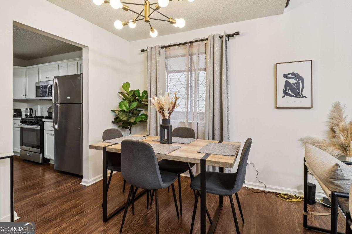 1138 Falling Water DR SE