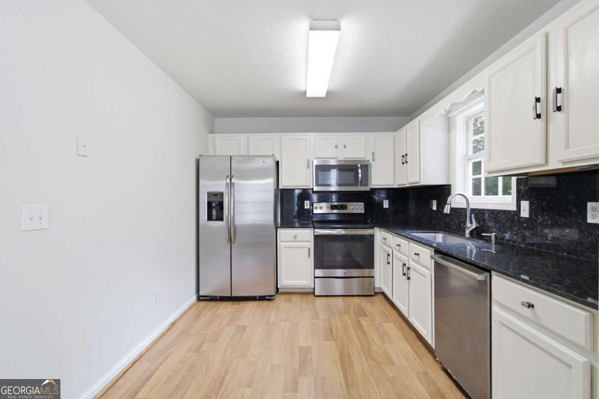 221 Glen Ridge DR