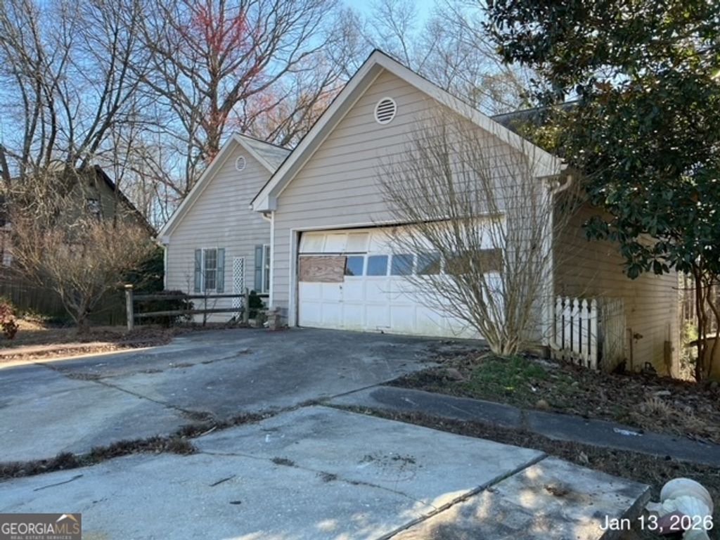 Photo of 470 Yearling Drive, Loganville, GA 30052 (MLS # 10688979)