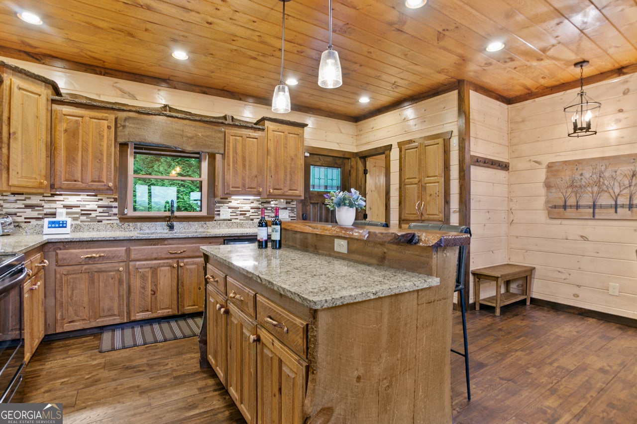 231 Kyle Rd, Blue Ridge, GA, 30513, USA, 3 Bedrooms Bedrooms, ,5 BathroomsBathrooms,Residential,Active,231 Kyle Rd,10817536