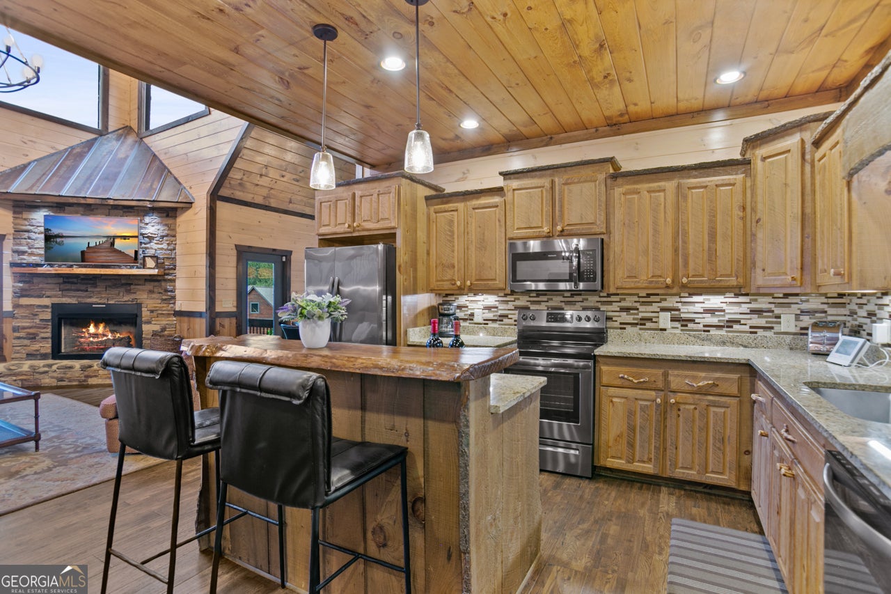 231 Kyle Rd, Blue Ridge, GA, 30513, USA, 3 Bedrooms Bedrooms, ,5 BathroomsBathrooms,Residential,Active,231 Kyle Rd,10817536