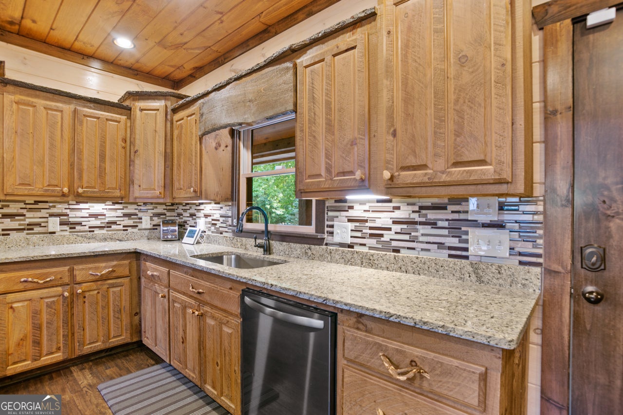 231 Kyle Rd, Blue Ridge, GA, 30513, USA, 3 Bedrooms Bedrooms, ,5 BathroomsBathrooms,Residential,Active,231 Kyle Rd,10817536