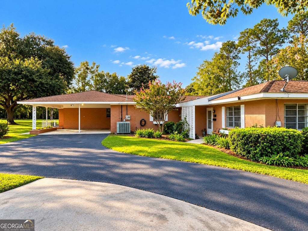 Photo of 915 N Main St, Statesboro, GA 30458 (MLS # 10867652)