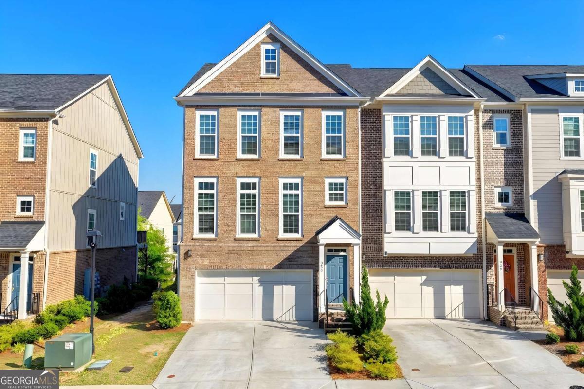 835 Atwood LN