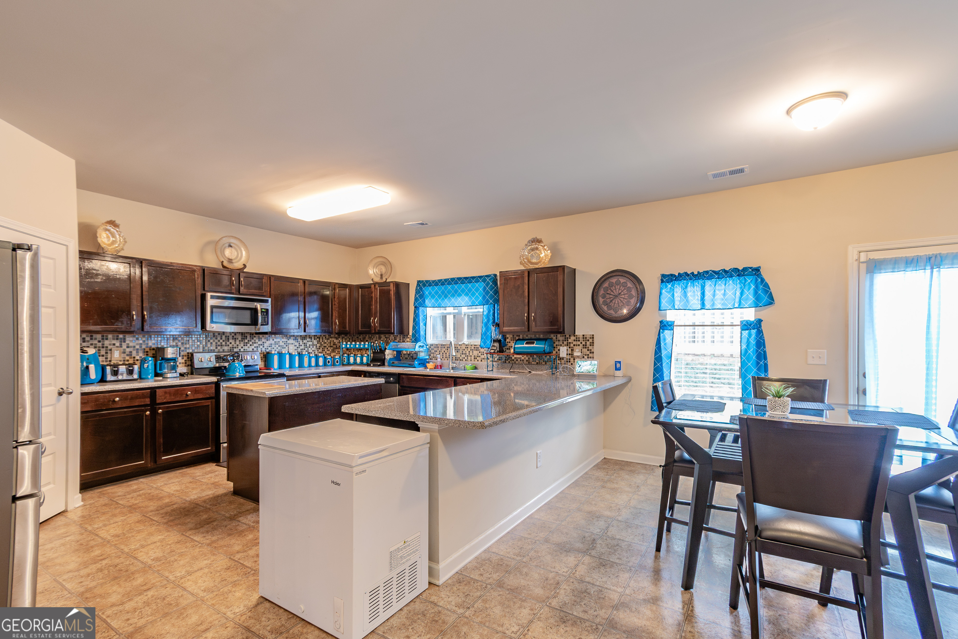 Riverdale, Georgia 30296, United States, 4 Bedrooms Bedrooms, ,3 BathroomsBathrooms,Residential,Active,44522