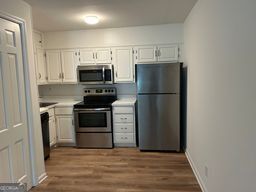 Atlanta, Georgia 30329, United States, 2 Bedrooms Bedrooms, ,1 BathroomBathrooms,Residential,Active,144436