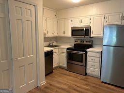 Atlanta, Georgia 30329, United States, 2 Bedrooms Bedrooms, ,1 BathroomBathrooms,Residential,Active,144436