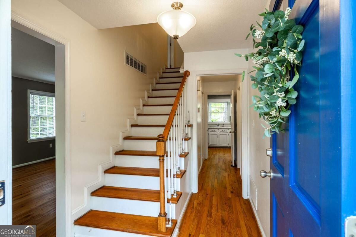 140 Rollingwood DR