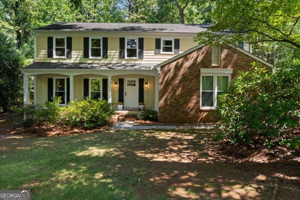 Photo of 914 Otter Way NE, Marietta, GA 30068 (MLS # 10848866)