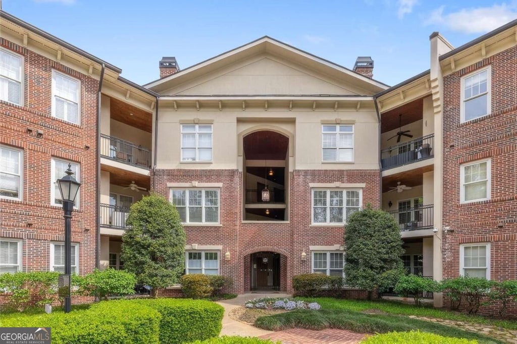 Photo of 828 Highland Lane NE #2201, Atlanta, GA 30306 (MLS # 10872962)
