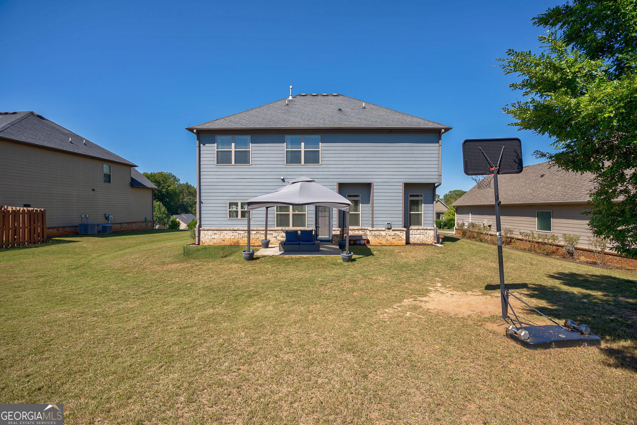 1301 Ginger LN