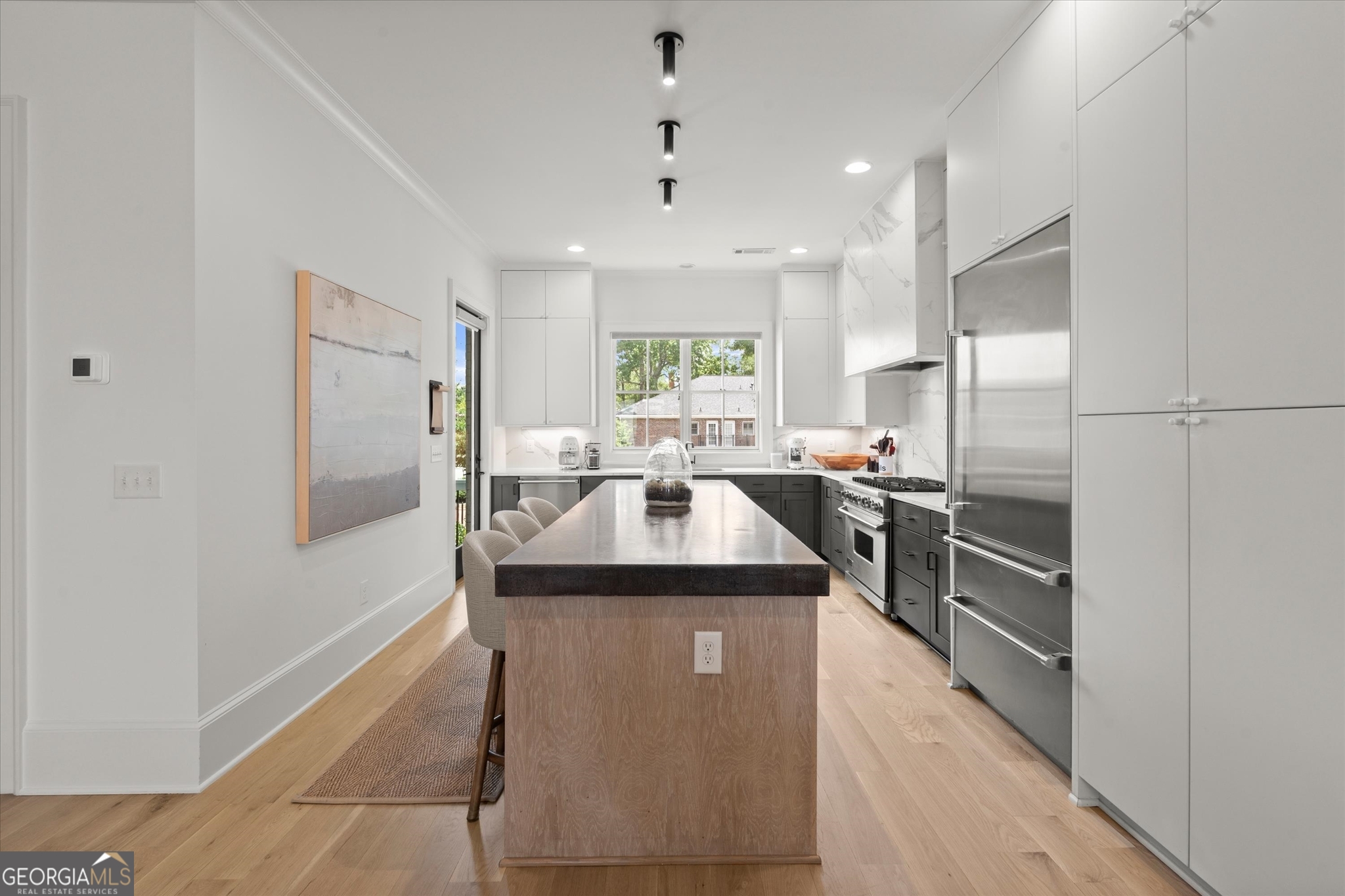 3667 Peachtree RD NE 1