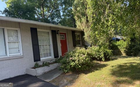 Photo of 3660 Fairlane Drive NW, Atlanta, GA 30331 (MLS # 10740421)
