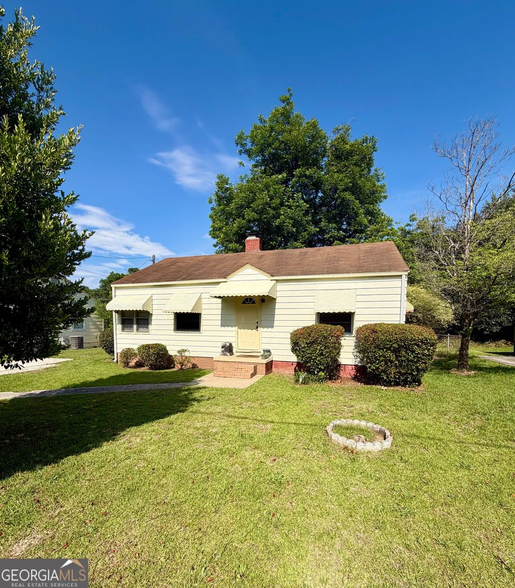 Photo of 718 McArthur Boulevard, Warner Robins, GA 31093 (MLS # 10769760)