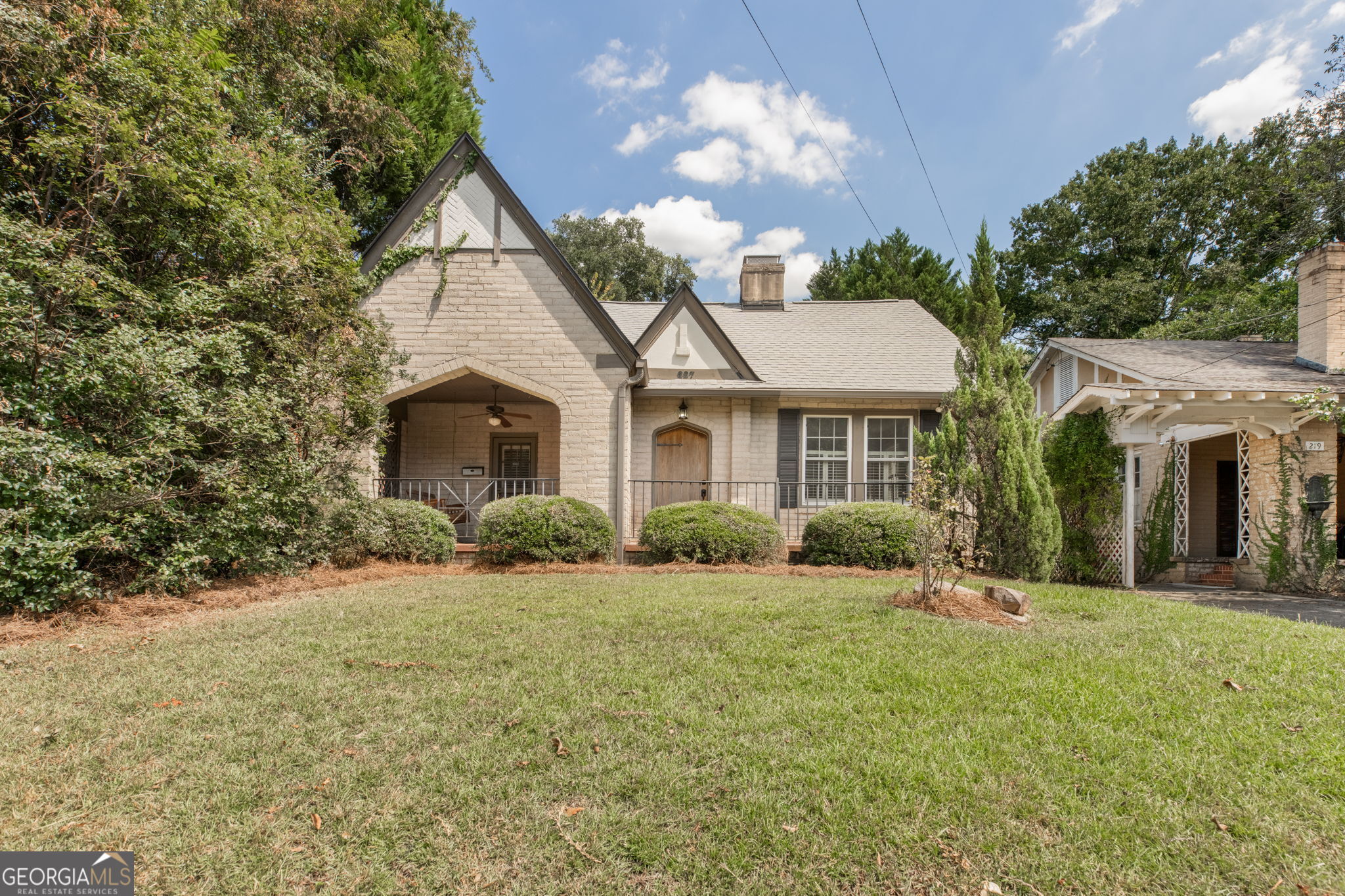 New listing in Historic Vineville! 227 Corbin Avenue has great curb appeal and boasts three bedrooms, two bathrooms, and spacious living and dining areas. Outside you will find a relaxing front porch with swing and a private backyard. The HVAC and roof have been replaced within the last few years, and all electrical was updated in 2018. Make plans to see this one before it is gone!