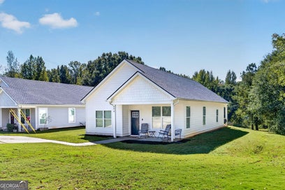 694 Railroad AVE Comer GA 30629