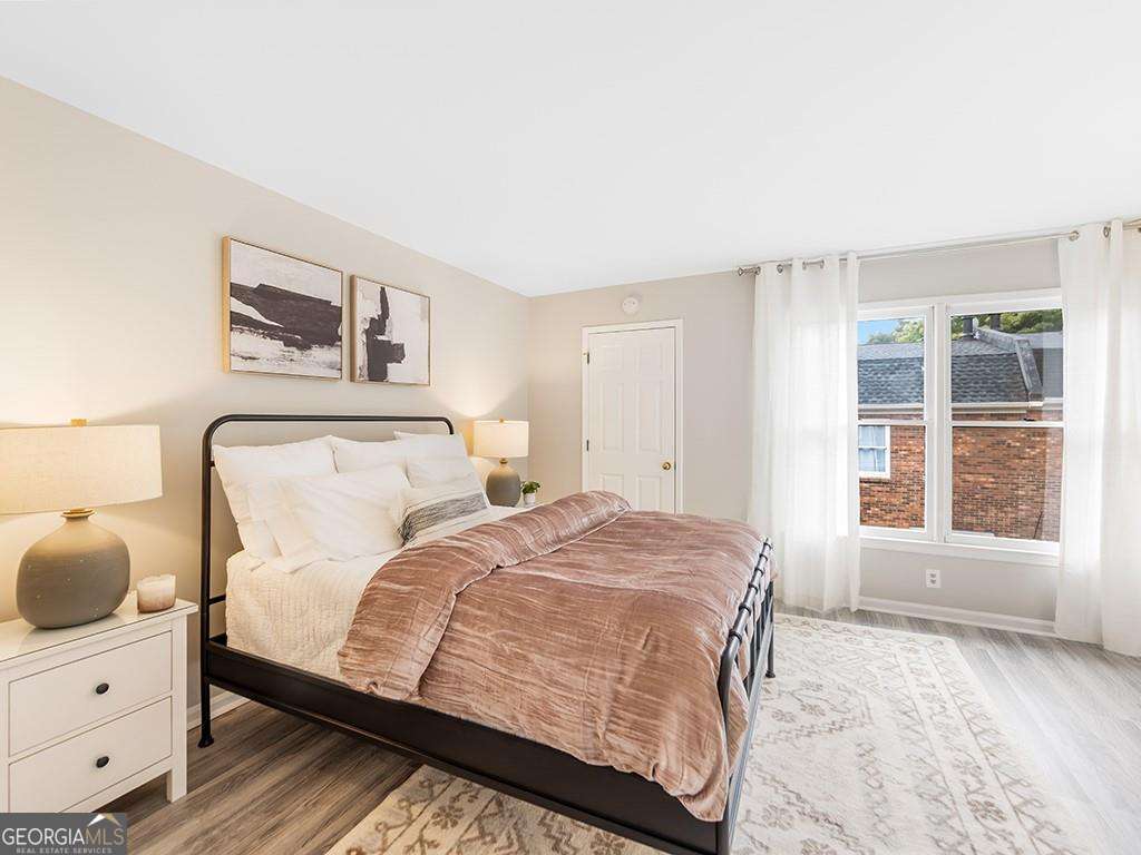Saint Charles Square - Residential