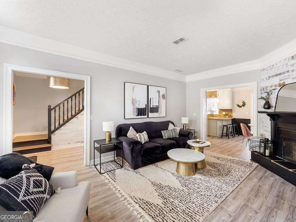 Saint Charles Square - Residential