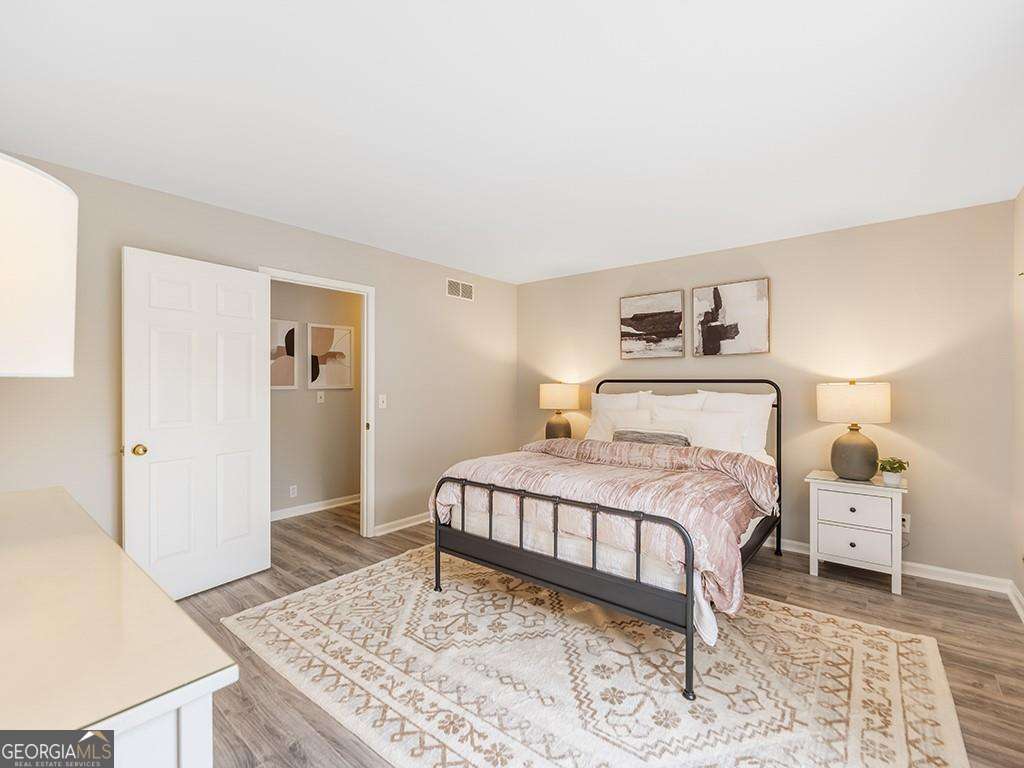 Saint Charles Square - Residential