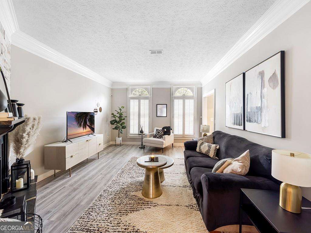 Saint Charles Square - Residential