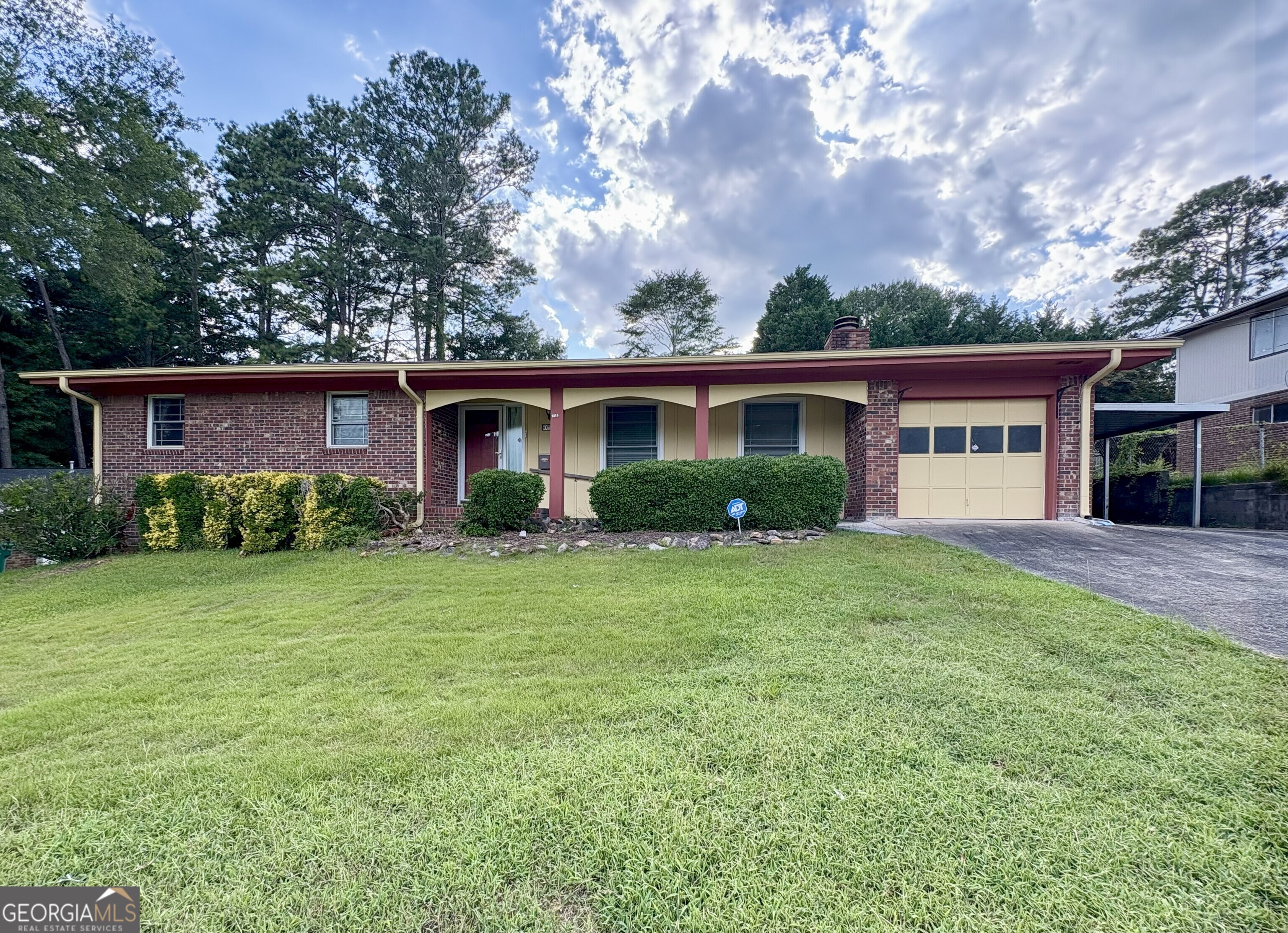 6413 Maddox RD