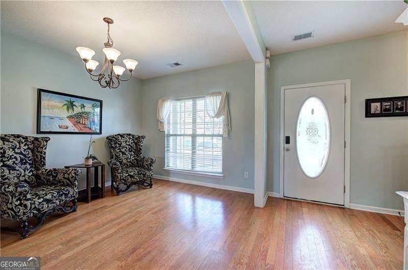 21 Hamil CT NE