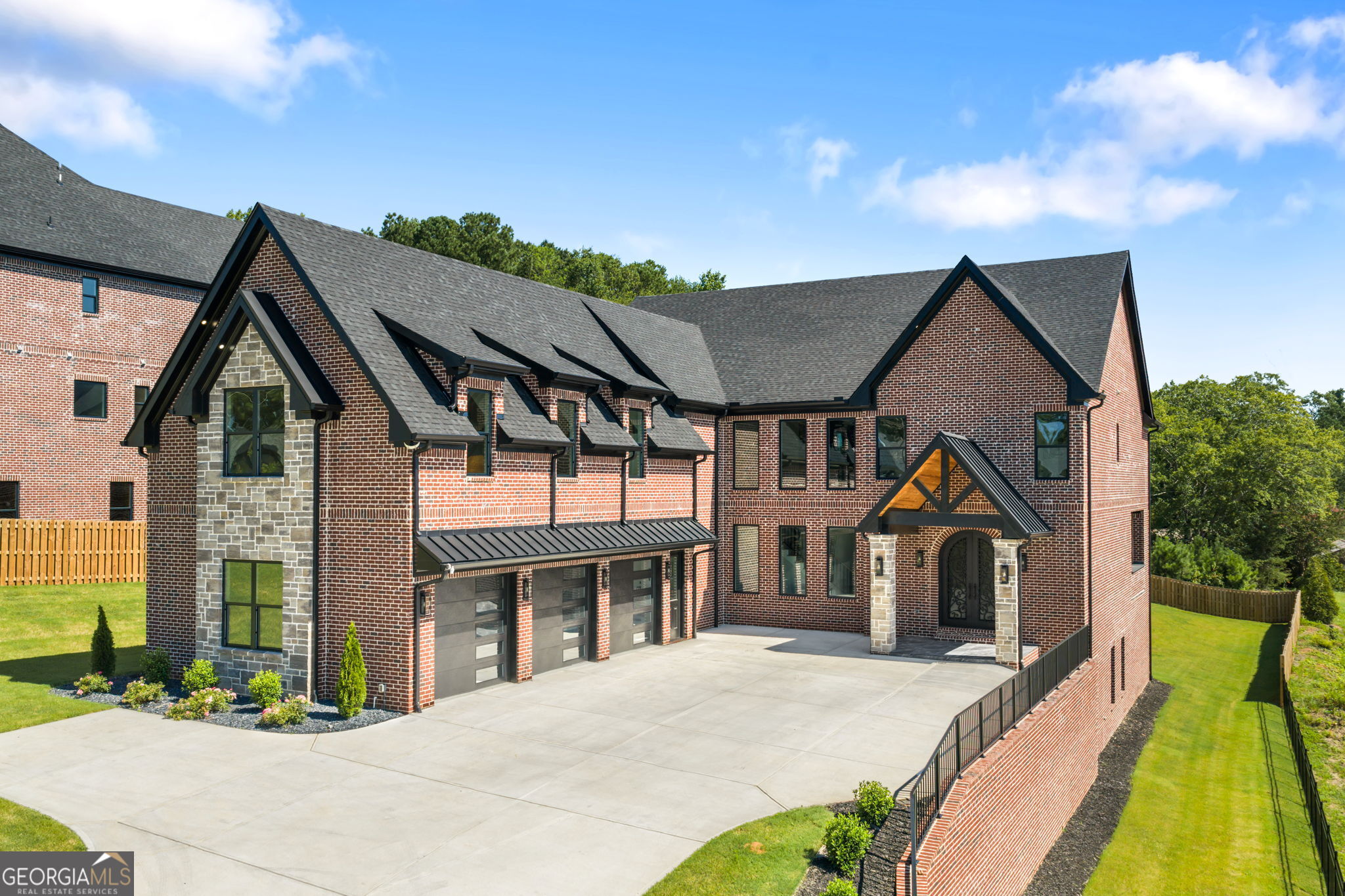 403 Thunder RD