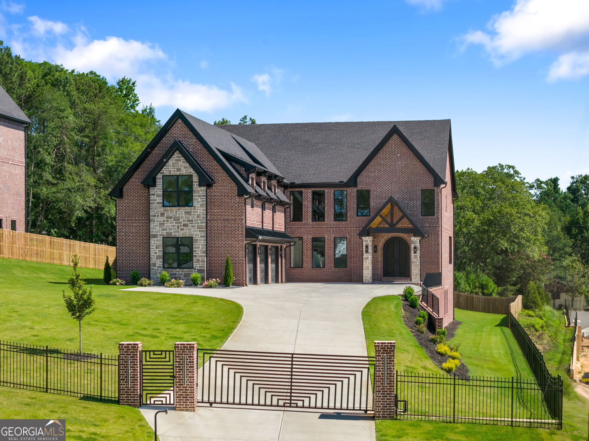 403 Thunder RD