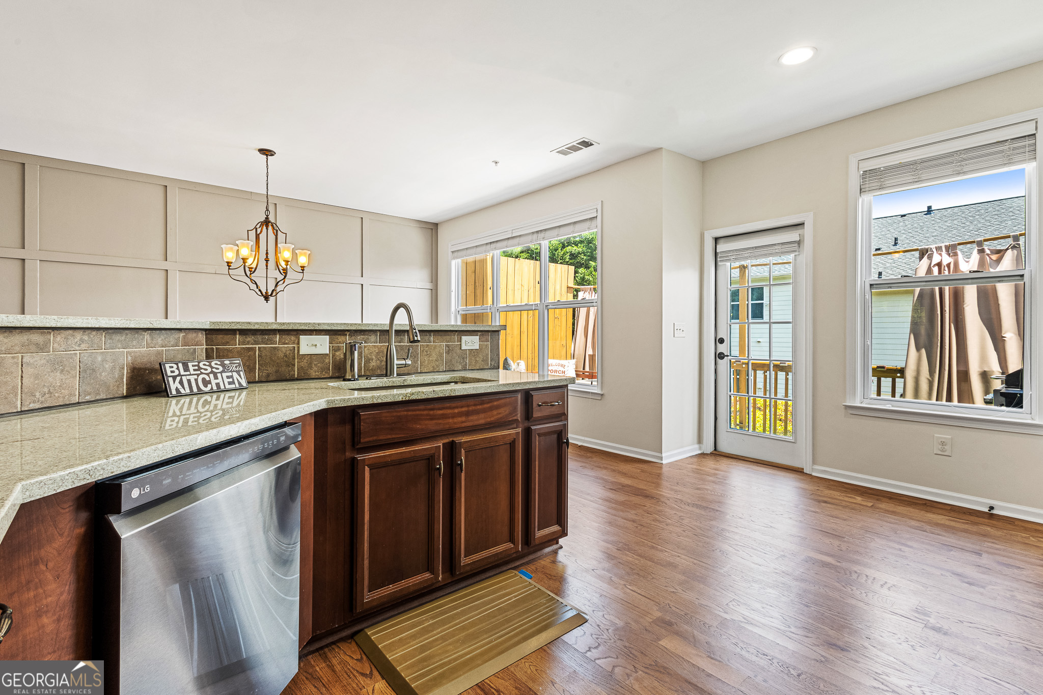 1565 OAKDALE BLUFFS DR SE