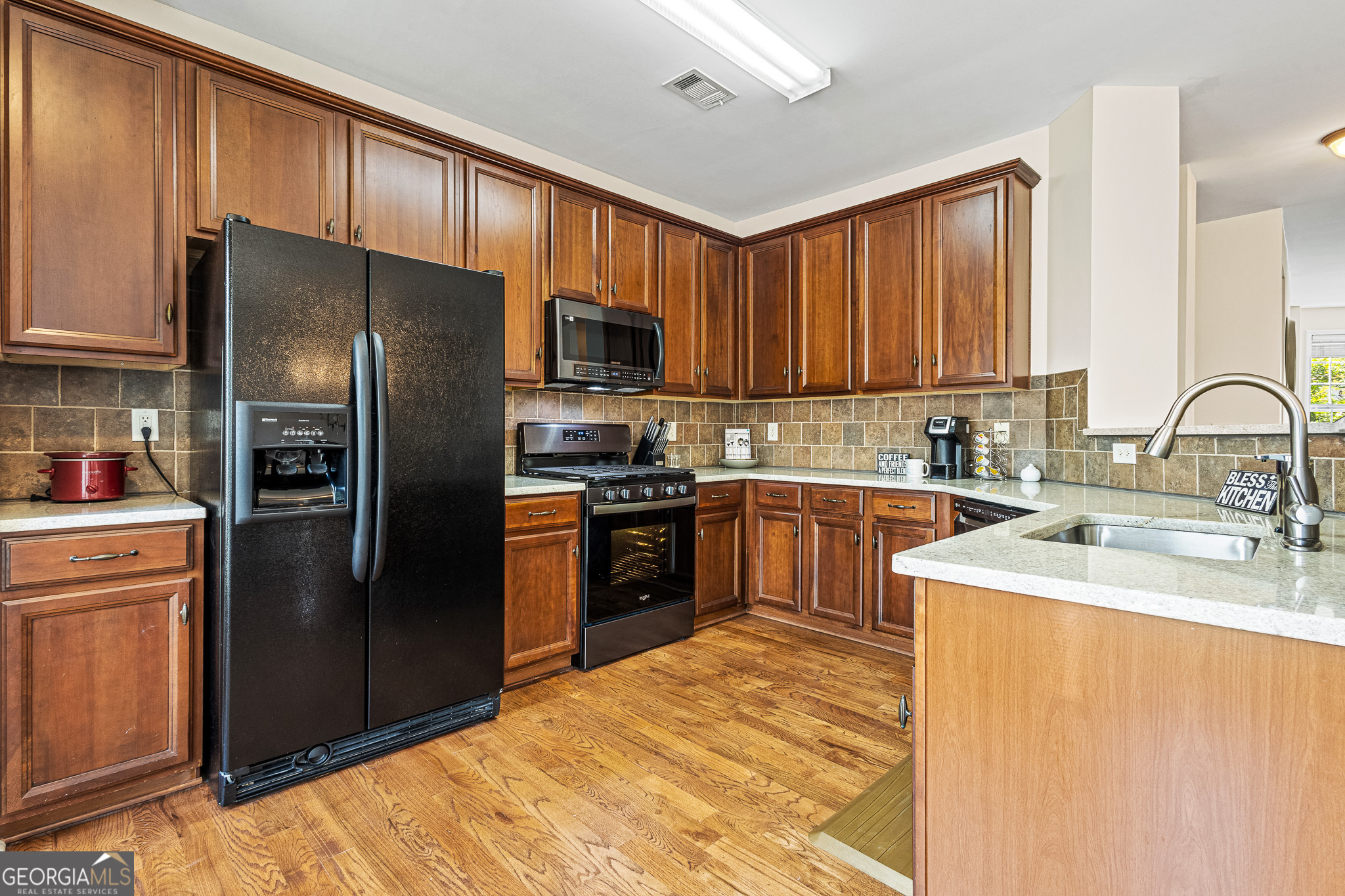 1565 OAKDALE BLUFFS DR SE