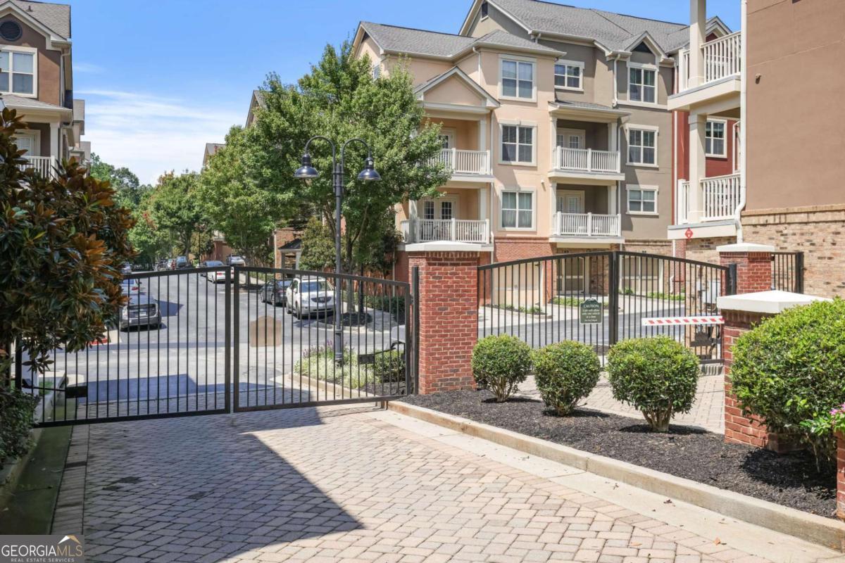 1132 Perimeter WALK