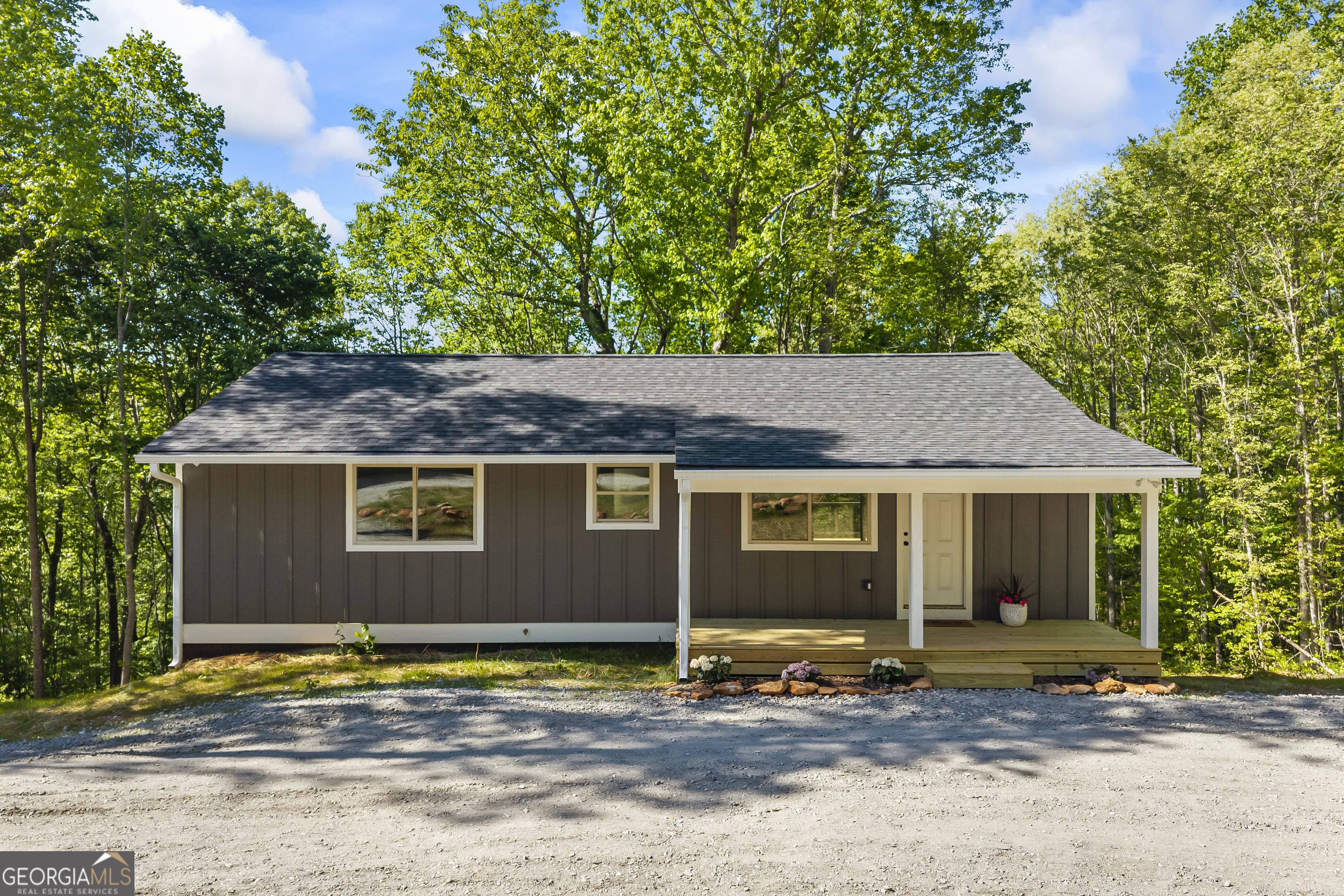 580 White Pine CIR