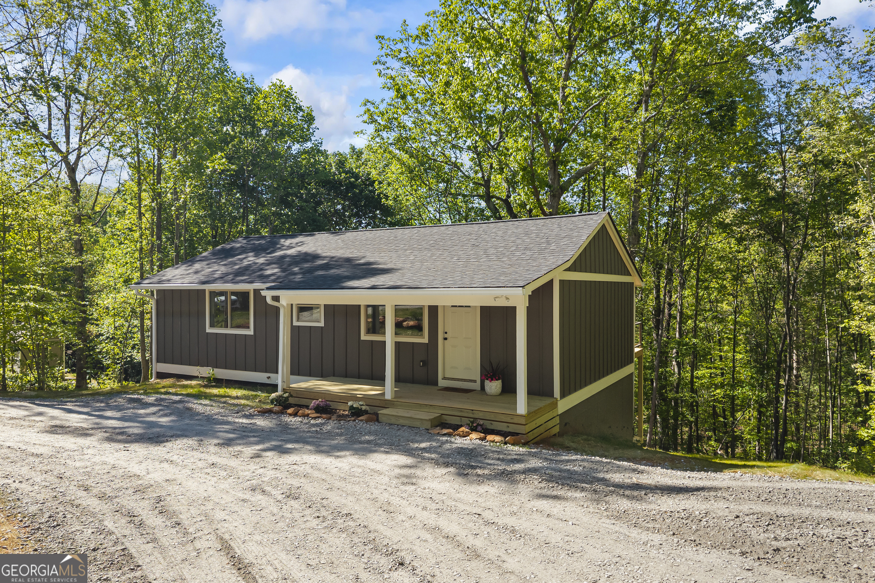 580 White Pine CIR