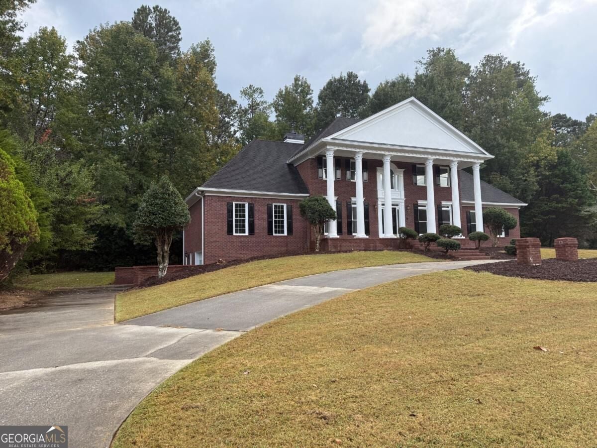 110 Emerald Lake DR