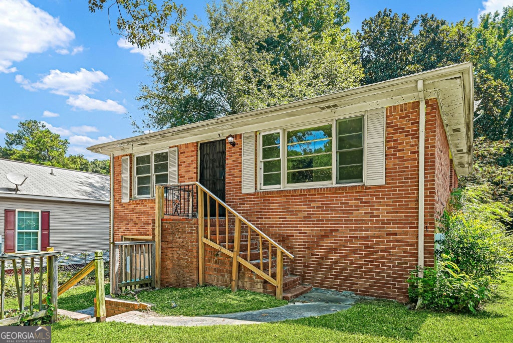 Photo of 1329 Nash Road NW, Atlanta, GA 30331 (MLS # 10830762)